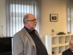 Dieter Henseler beschreibt Pläne zum Nordteil der LVR-Klinik sowie zum Gemeindezentrum